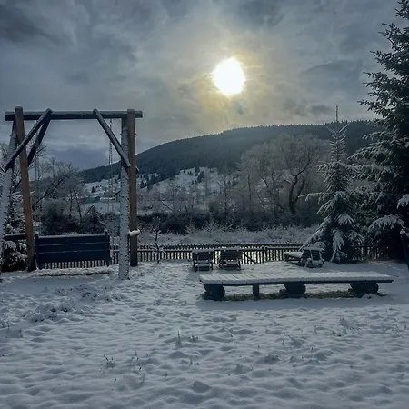 Котедж Шум Черемоша На Березі Річки Verkhovyna Exterior photo