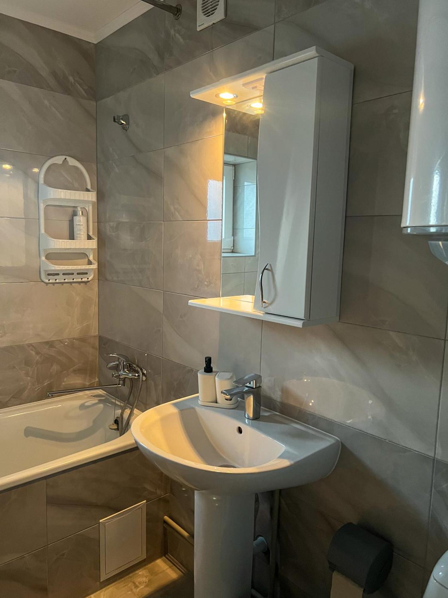 шум черемоша на березі річки Apartment Verkhovyna